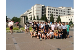 Huier Veteran and family member at Qinghua University